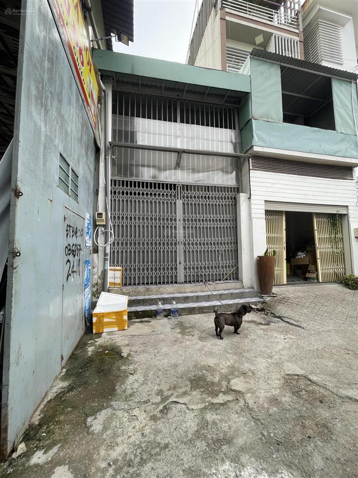 Cho thuê kho 66m2, 1 trệt 1 lầu, 211 nguyễn xí, cạnh bến xe miền đông