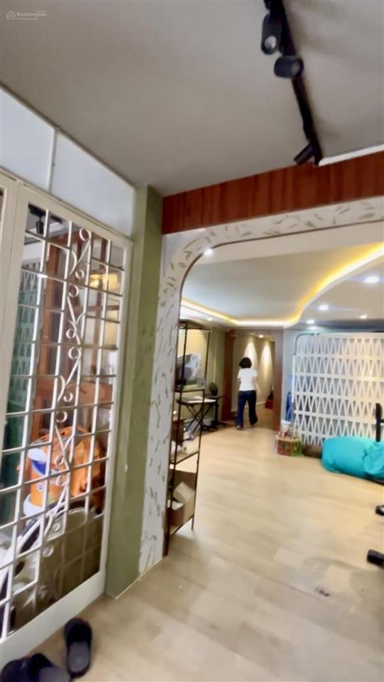 Nhà mới spa 80m2  xe hơi  2 phòng ngủ  152/69 nguyễn văn thương