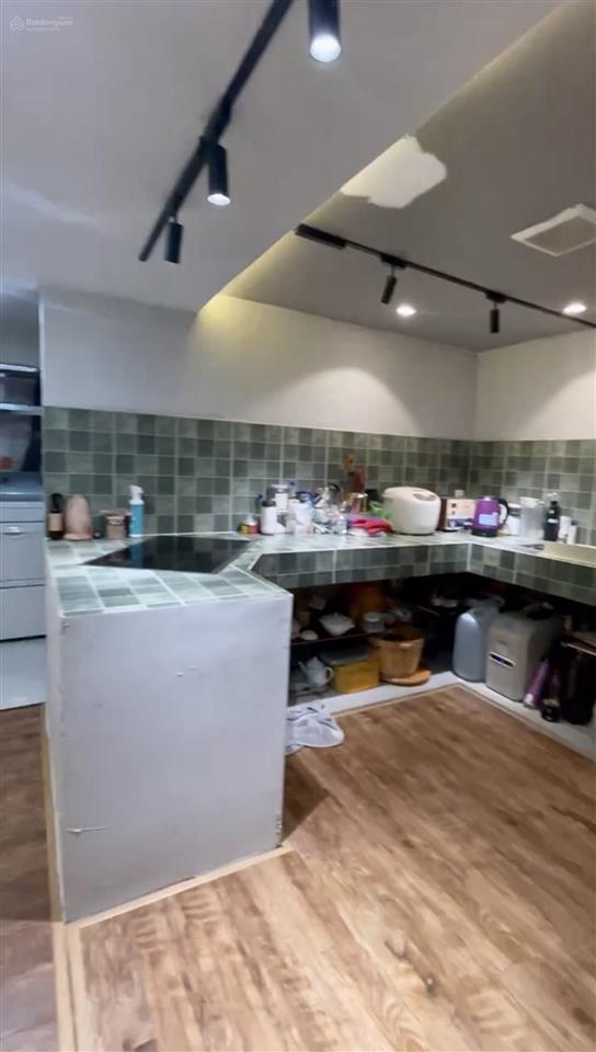 Nhà mới spa 80m2  xe hơi  2 phòng ngủ  152/69 nguyễn văn thương