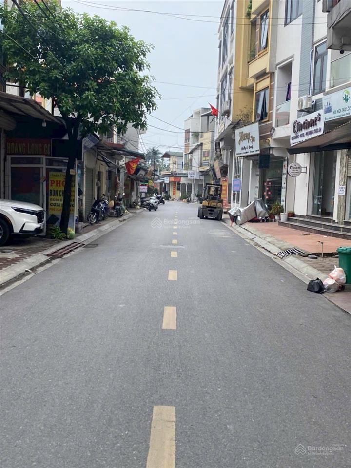 Nhà 4 tầng cho thuê 25tr/th ngay võng la, đông anh cũ, dt 78m2 (tổng dtsd 225m2)