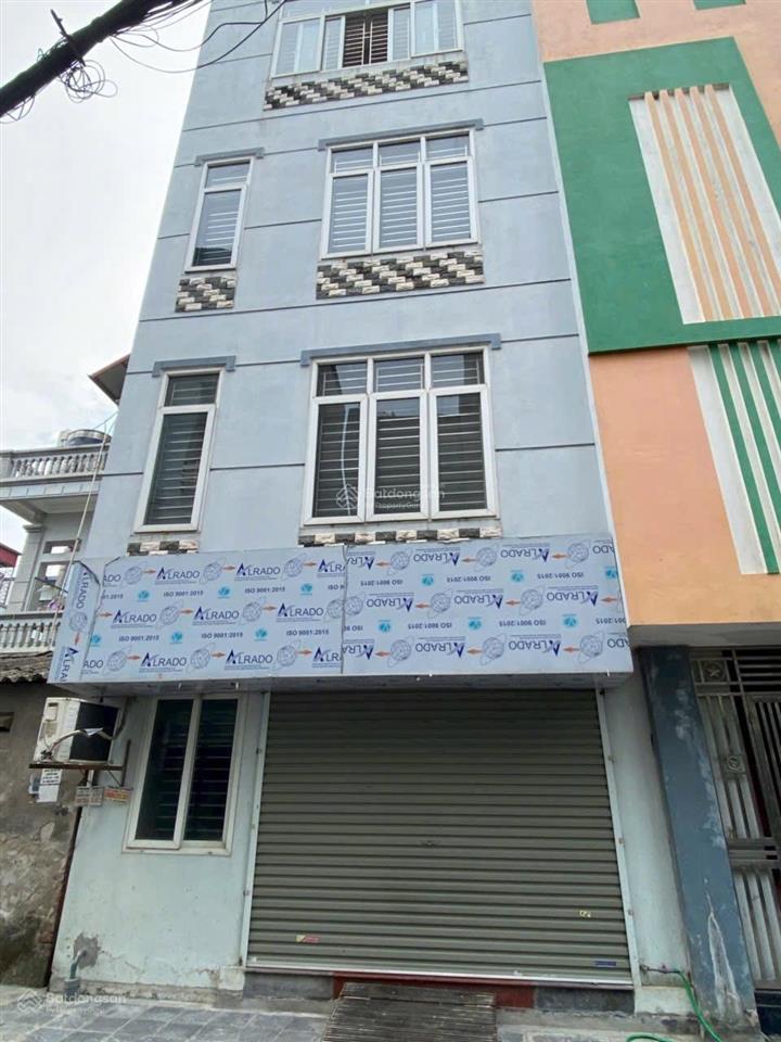 Nhà 4 tầng cho thuê với tổng diện tích sử dụng 225m2 chỉ 25tr/th ngay võng la, đông anh cũ