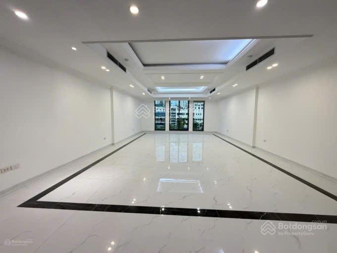 Cho thuê nhà 5 tầng rộng thoáng mặt tiền lê trọng tấn, phù hợp nhiều loại hình kinh doanh, dt 80m2