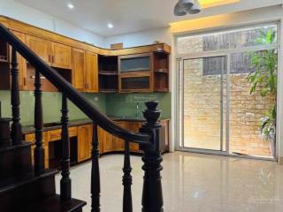 Nhà nguyên căn 3pn cho thuê tại phố ngọc trì, phường thạch bàn. giá thuê chỉ 25tr/tháng