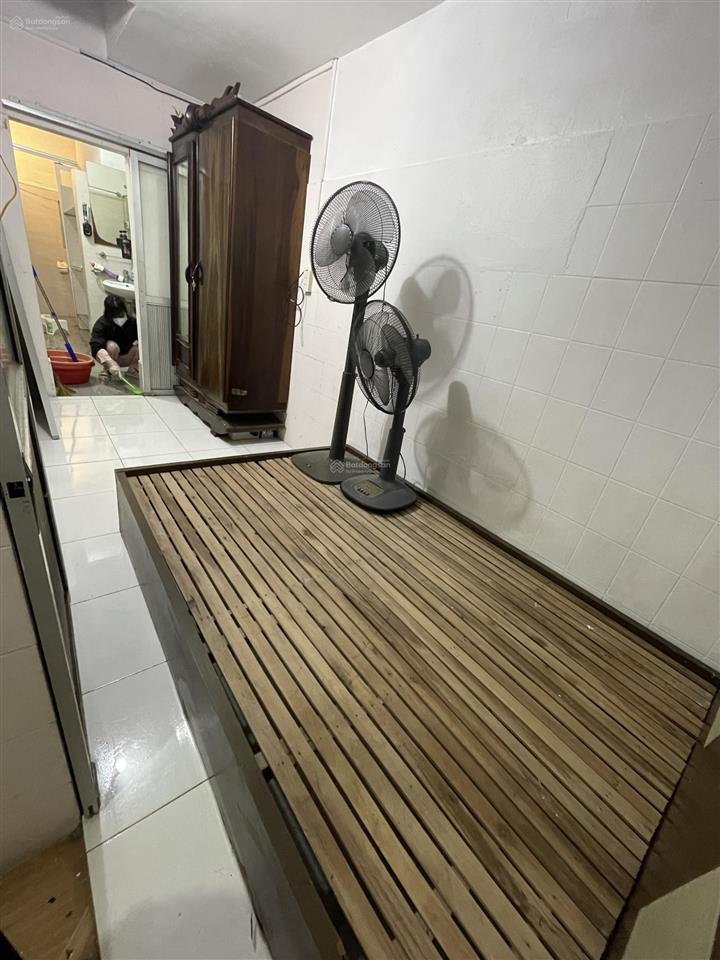 Cho thuê căn hộ tập thể ngọc khánh