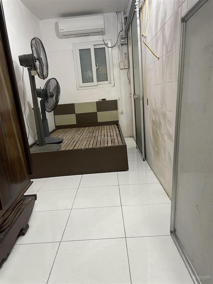Cho thuê căn hộ tập thể ngọc khánh