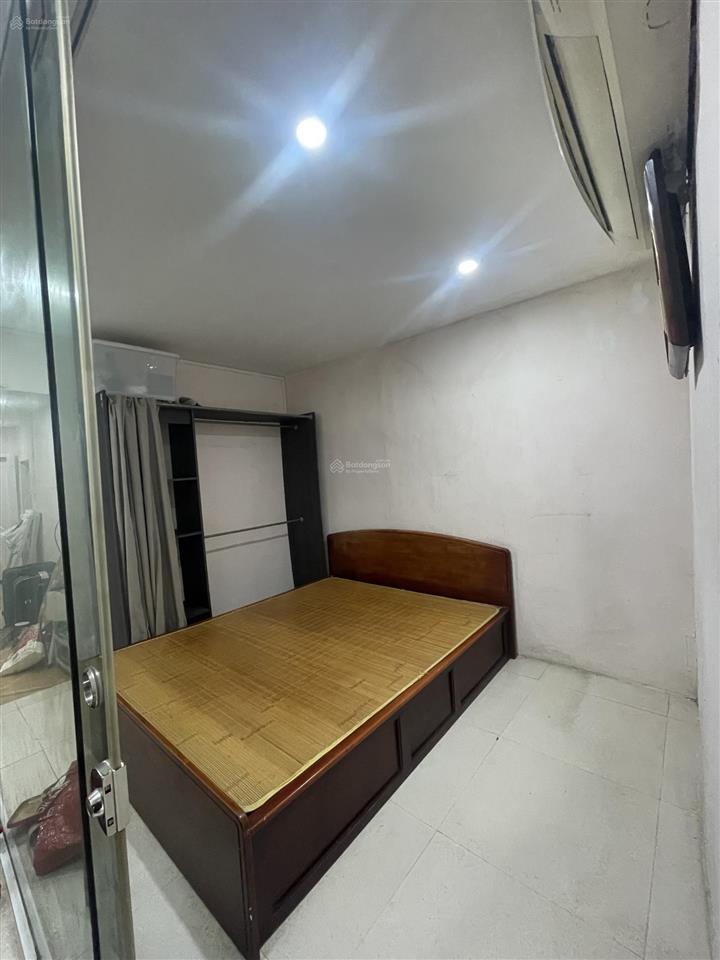 Cho thuê căn hộ tập thể ngọc khánh