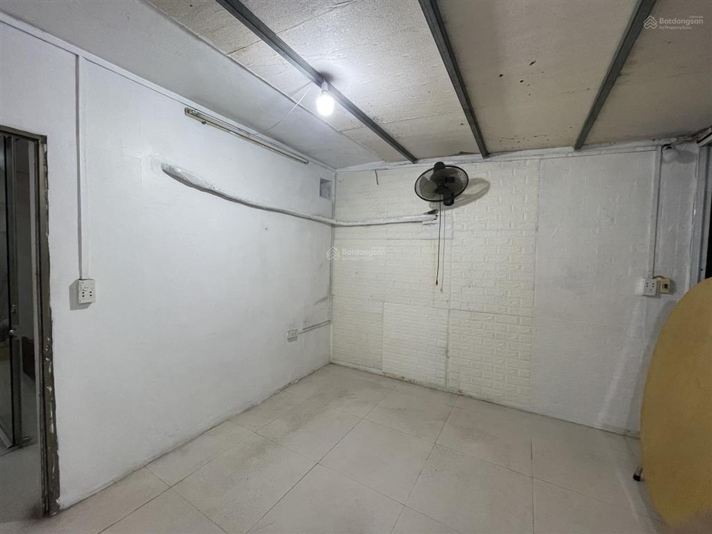 Cho thuê căn hộ tập thể ngọc khánh