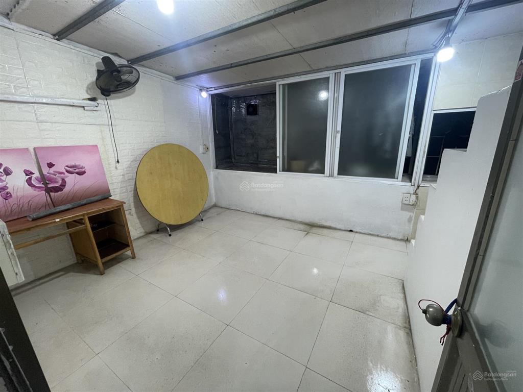 Cho thuê căn hộ tập thể ngọc khánh