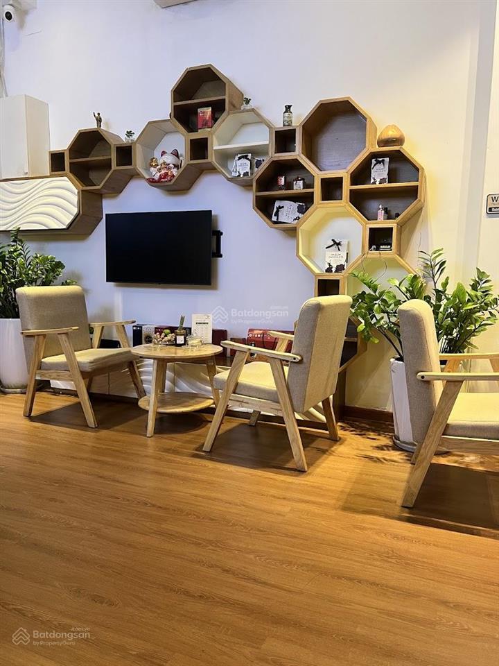 Siêu phẩm mặt tiền q.10  ngang 5m hiếm có  đang có sẵn dòng tiền spa cao cấp!