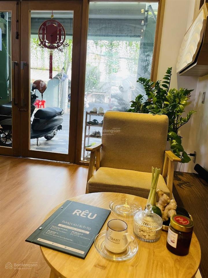 Siêu phẩm mặt tiền q.10  ngang 5m hiếm có  đang có sẵn dòng tiền spa cao cấp!