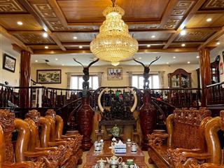 Bán biệt thự 900m2 ngộp bank trung tâm quận 8 đi quận 1 chỉ 15 phút