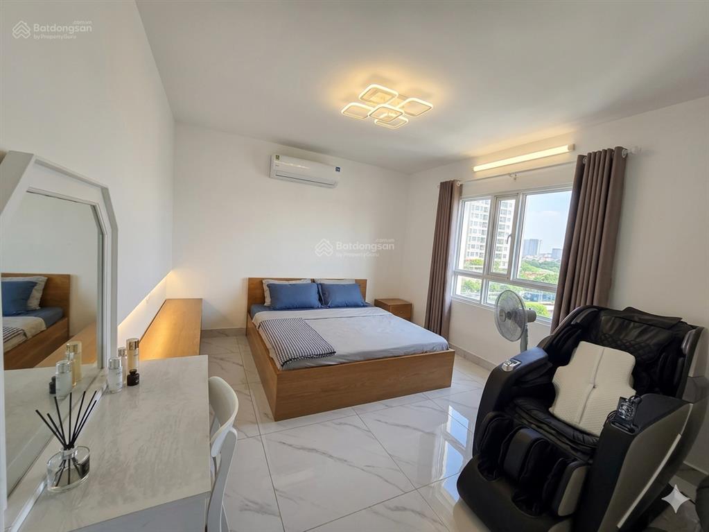 Chị dung chuyển công tác hà nội cần bán lại căn hộ 135,7m2 quận bình thạnh