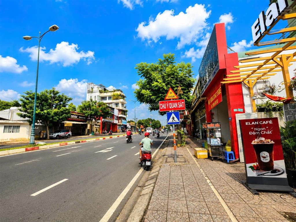 Nhà 2 mặt tiền 12m kinh doanh siêu tốt đường lê văn việt gần vincom thủ đức