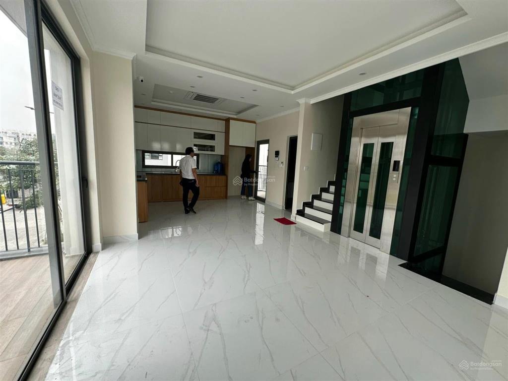Cho thuê tầng 1 làm văn phòng giá từ 11tr/tháng căn 75m2