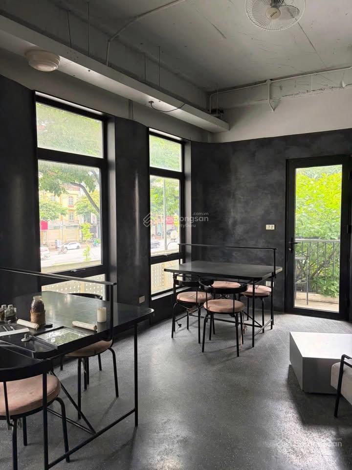 Mặt phố 400m2 ngọc khánh mặt tiền 12m làm nhà hàng, cafe hay siêu thị showroom đều đẹp ạ
