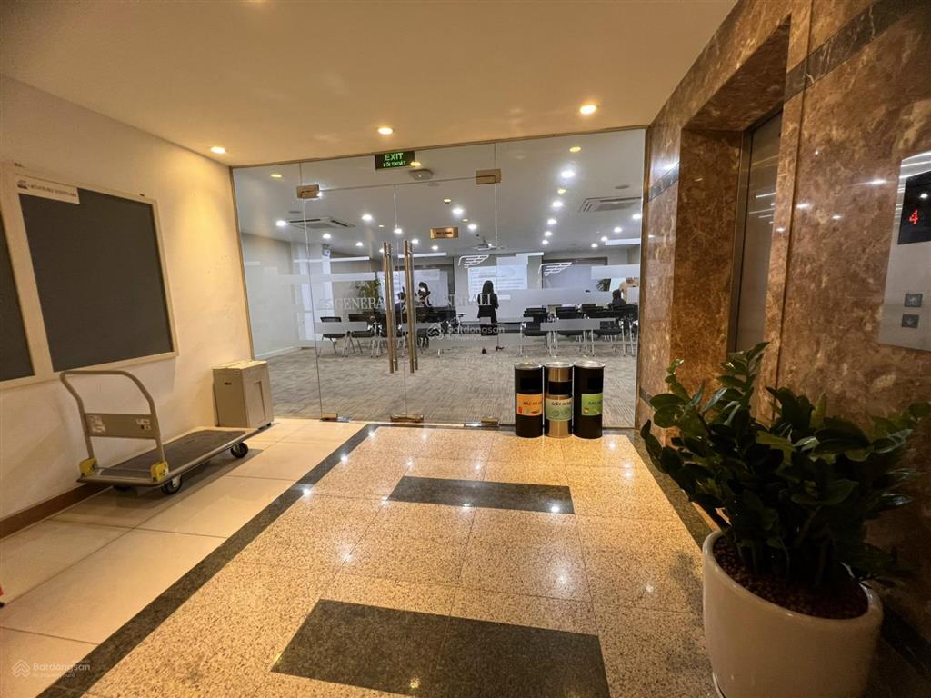 Toà mặt phố lý thường kiệt 200m2 x 9 tầng 2 hầm mặt tiền 10m  500tr/th