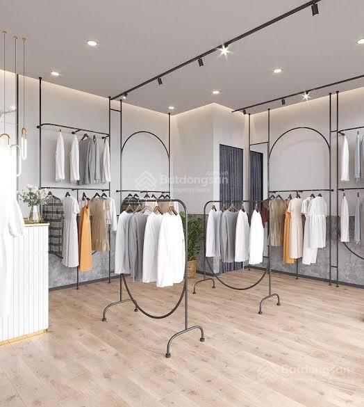 Phố hàng bài  hoàn kiếm 100m2 mặt tiền 5m  cửa hàng thời trang quá đẹp  90tr/th