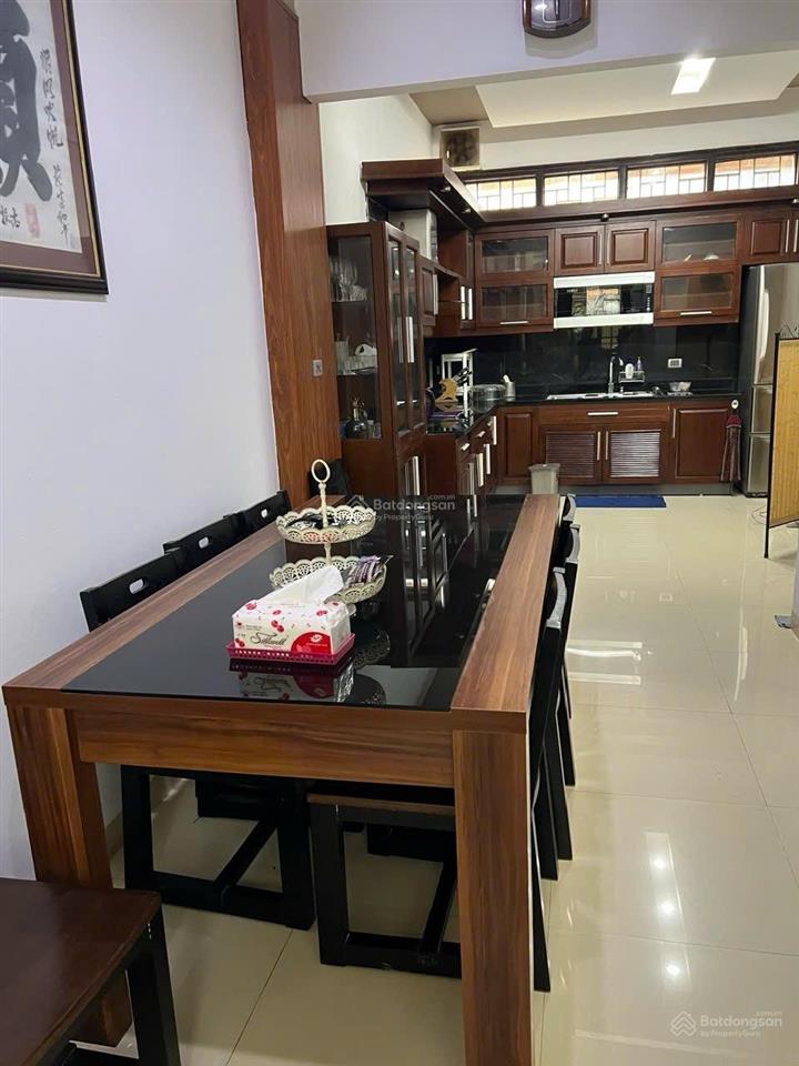 Cho thuê nhà phố nguyễn đình chiểu  nguyễn du 60m2 x 4,5 tầng  5 ngủ có đồ  16tr/th