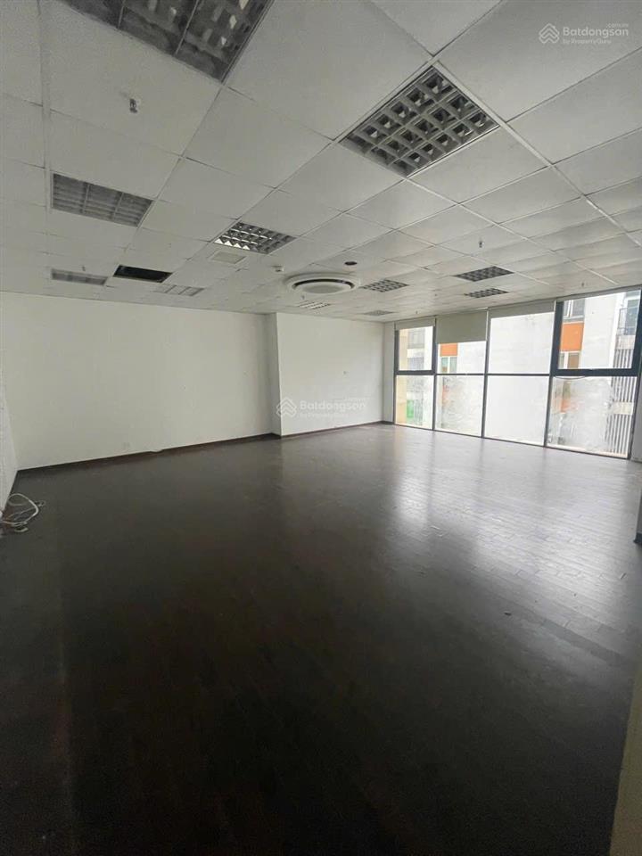 Phố tràng thi  hoàn kiếm 1000m2 mặt tiền 40m kinh doanh mọi mô hình  500tr/th
