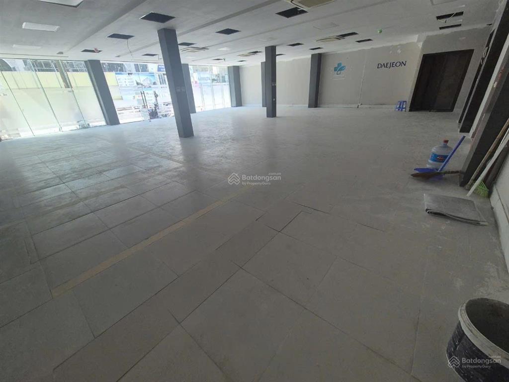 Phố tràng thi  hoàn kiếm 1000m2 mặt tiền 40m kinh doanh mọi mô hình  500tr/th