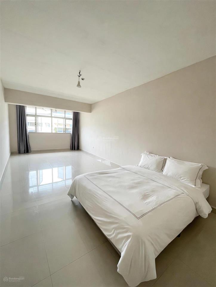 Tập thể phố tạ quang bửu 40m2 có đh, nl giường tủ  5tr