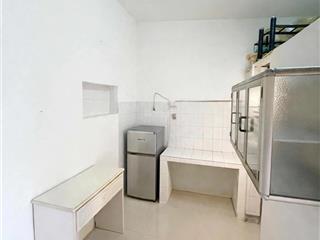 Tập thể phố tạ quang bửu 40m2 có đh, nl giường tủ  5tr