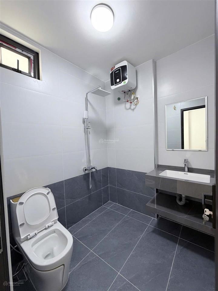 Nhà phố núi trúc 32m2 x 6 tầng  5 ngủ chỉ 1 nhà ra phố  16tr/th