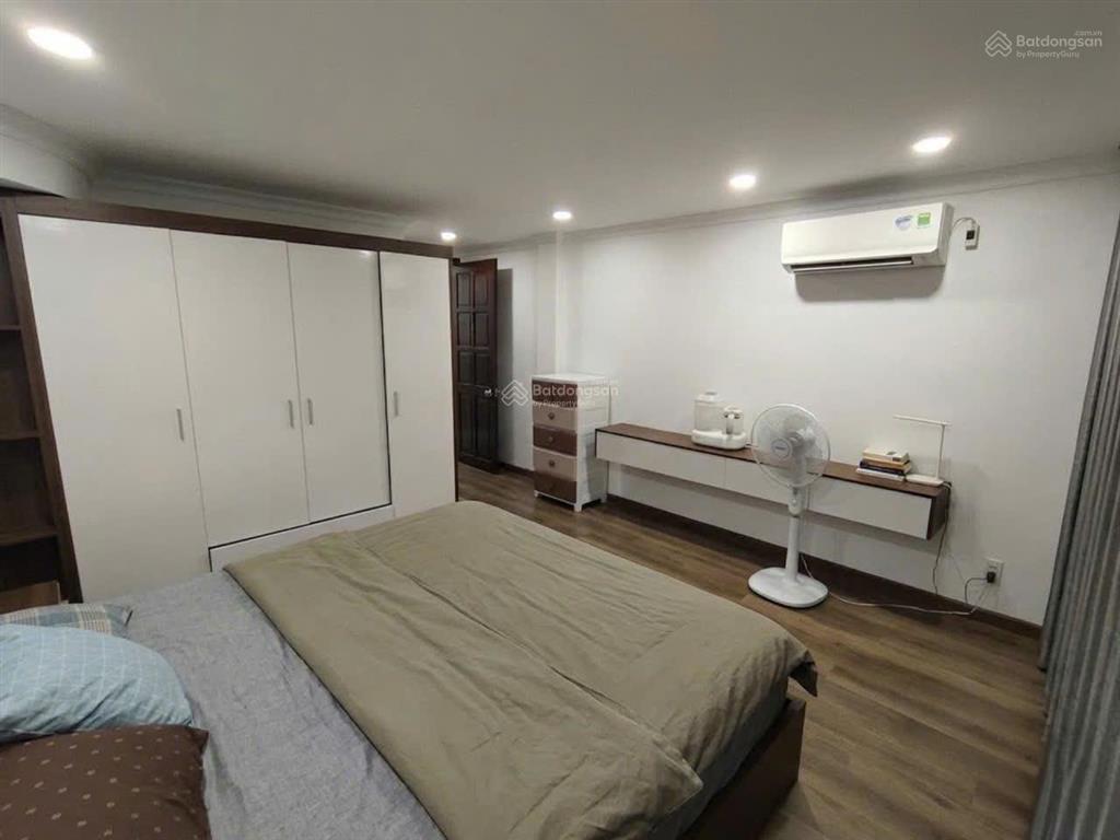 Bán nhà lô góc 4 tầng đường gò ô môi, phường phú thuận, quận 7  nhà mới đẹp, gần phú mỹ