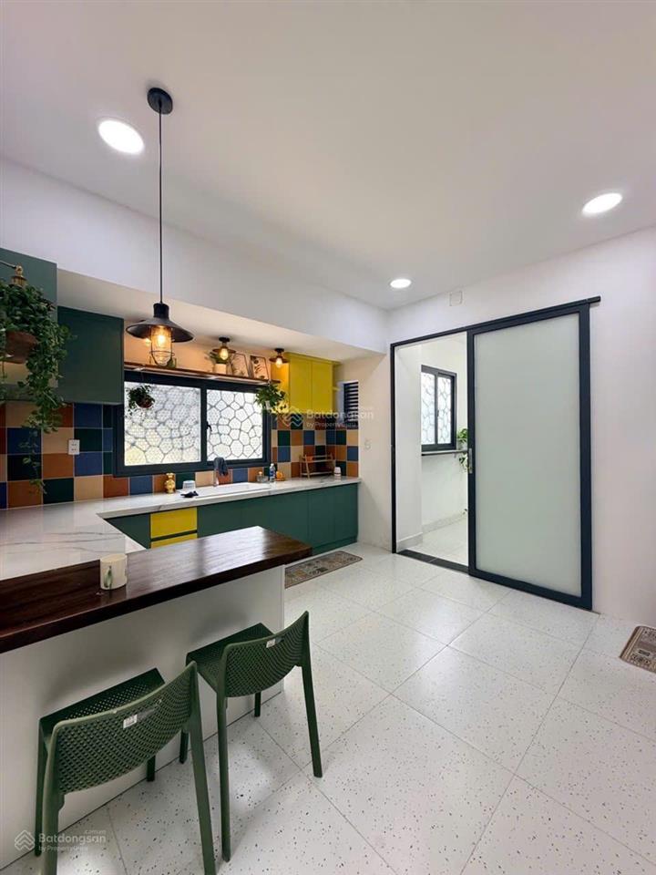 Bán nhà lô góc đường huỳnh tấn phát, phường phú thuận, quận 7 nhà đẹp, full nội thất, ở ngay