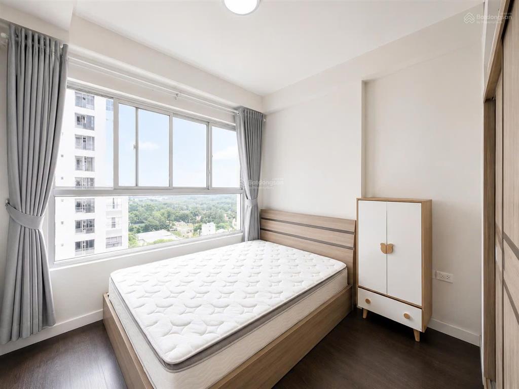 Căn hộ golden mansion 2pn 2wc nội thất đầy đủ, tầng cao, view ban công mát mẻ, tiện ích cao cấp