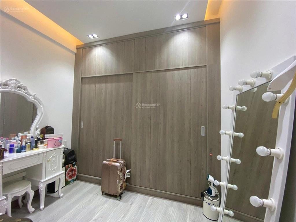 Cho thuê 2pn golden mansion giá chỉ 14.5 triệu bao phí, nội thất đầy đủ, tầng cao view thoáng mát