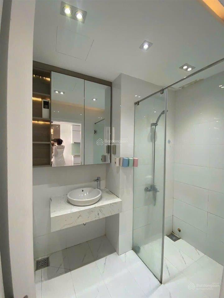 Cho thuê 2pn golden mansion giá chỉ 14.5 triệu bao phí, nội thất đầy đủ, tầng cao view thoáng mát