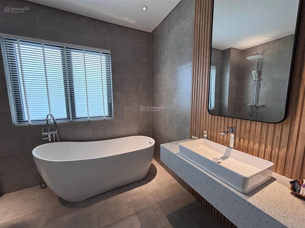 Cho thuê 17 triệu/tháng căn 2pn/2wc, dt 75m2, đầy đủ nội thất ở chcc orchard garden, đc 128 hồng hà