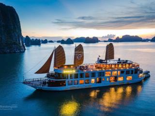 Bán nhà mặt phố cạnh đường bao biển gần khu the ruby hạ long, 9,9 tỷ, 120m2, đẹp, nhiều tiện ích