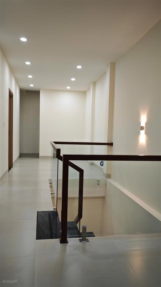Alo nhà đẹp giá tốt tại trung tâm diên khánh  chi 0901 470 ***