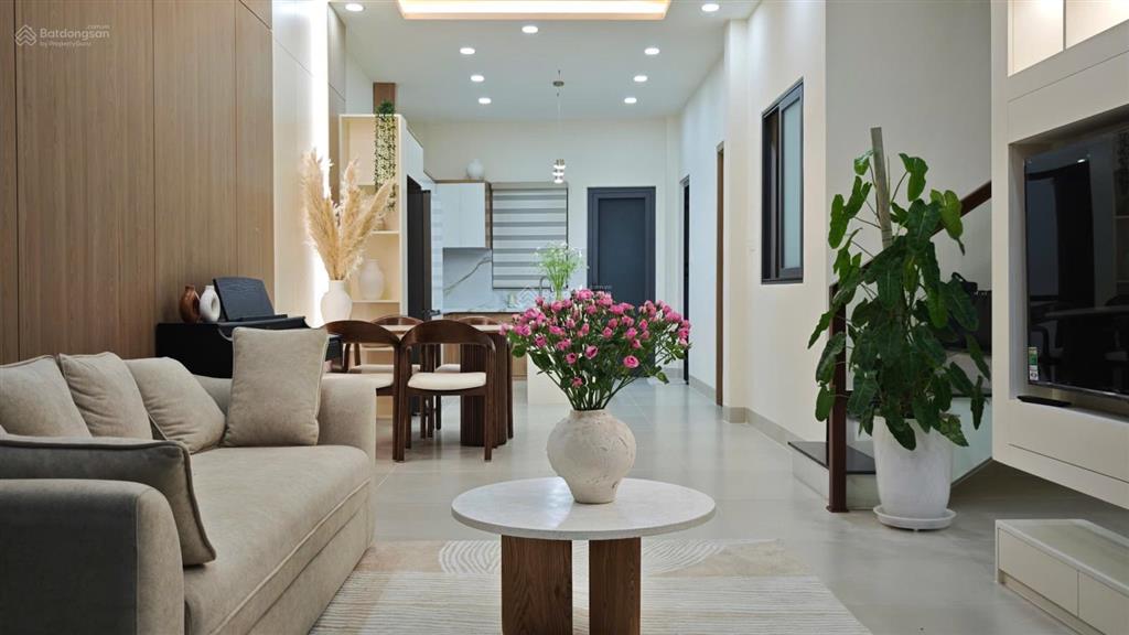 Alo nhà đẹp giá tốt tại trung tâm diên khánh  chi 0901 470 ***