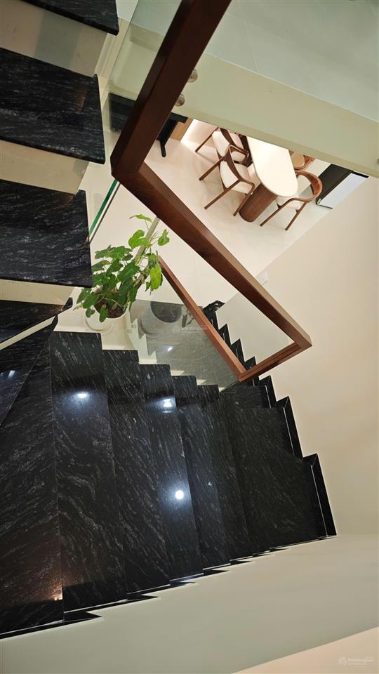 Alo nhà đẹp giá tốt tại trung tâm diên khánh  chi 0901 470 ***