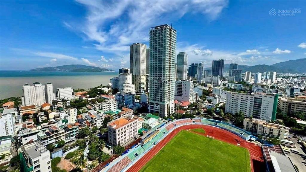 Căn hộ mặt biển nha trang  có sổ hồng  bàn giao ngay