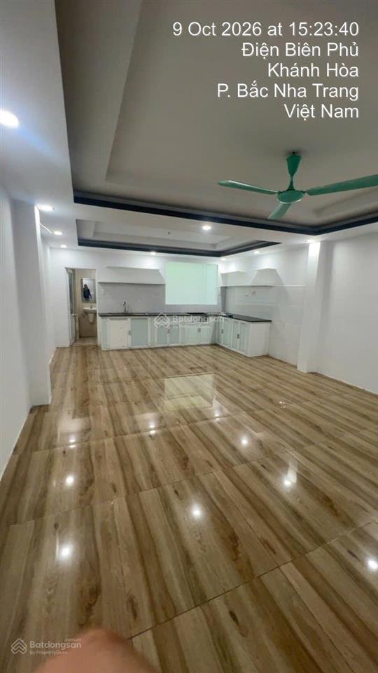 Nhà 4 tầng gần biển nha trang  giá chỉ 12.8  dòng tiền lên đến 25 triệu nguyên căn