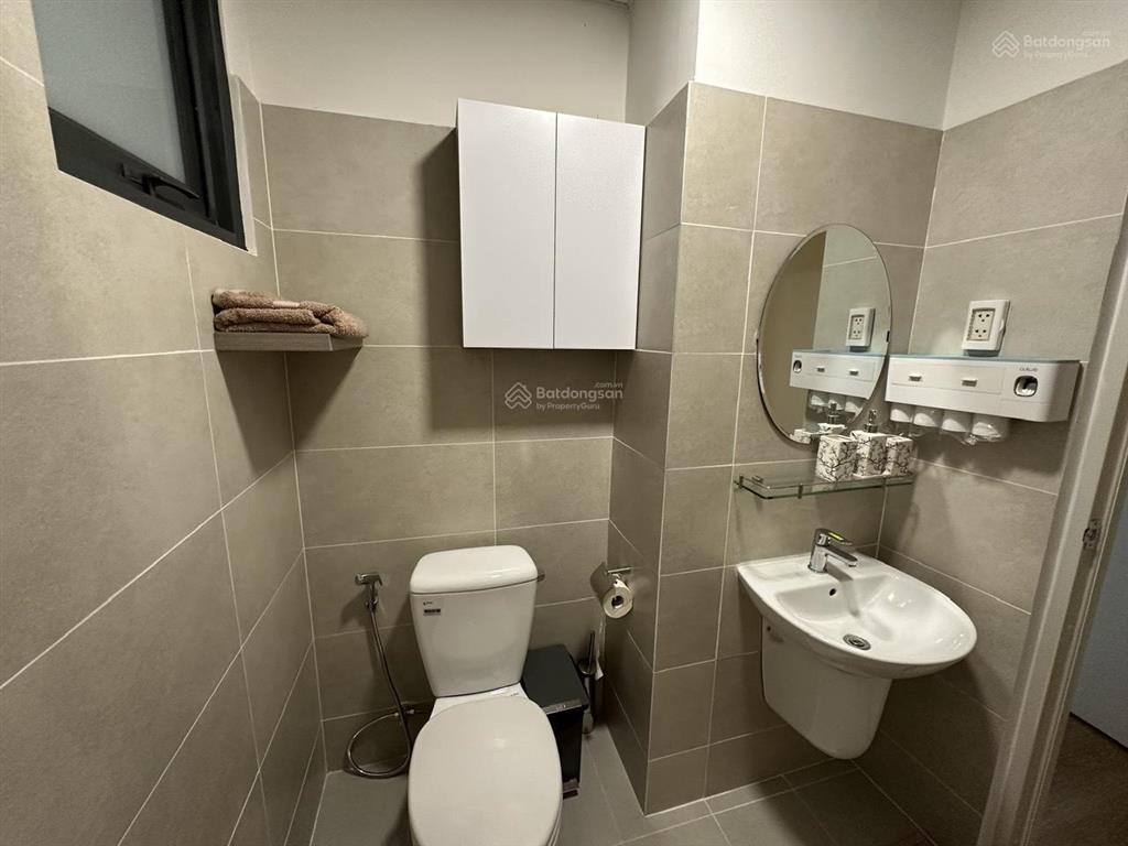Chính chủ gửi bán căn góc lầu 18 view đẹp, tawngj nội thất cao cấp với 3 phòng ngủ kề cổng chào bd