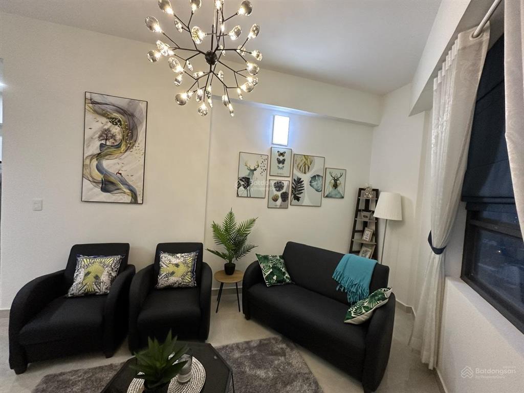Chính chủ gửi bán căn góc lầu 18 view đẹp, tawngj nội thất cao cấp với 3 phòng ngủ kề cổng chào bd