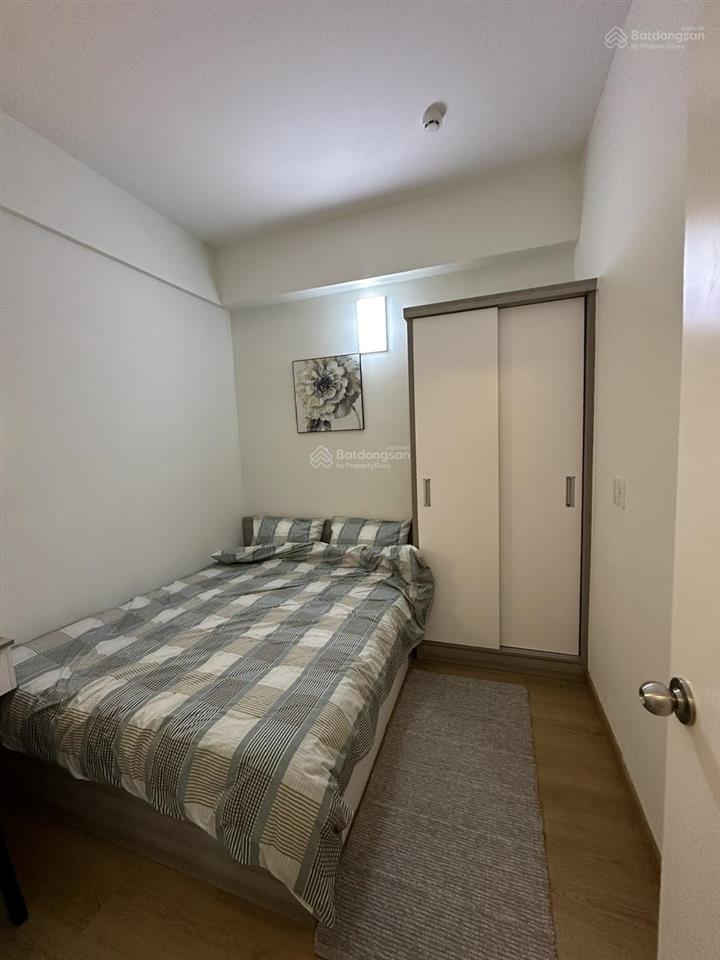 Chính chủ gửi bán căn góc lầu 18 view đẹp, tawngj nội thất cao cấp với 3 phòng ngủ kề cổng chào bd