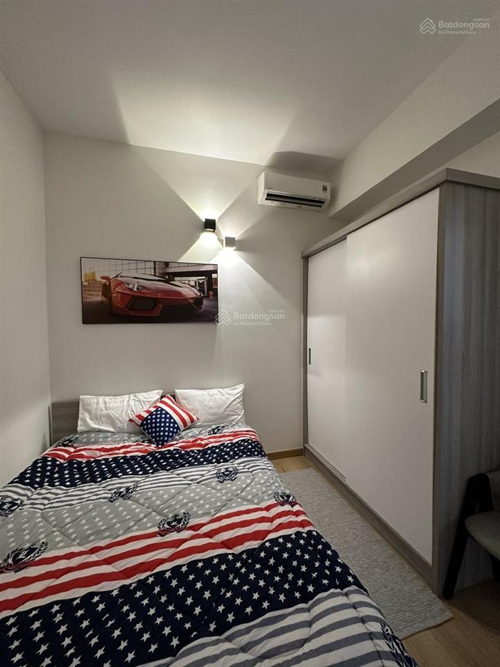 Chính chủ gửi bán căn góc lầu 18 view đẹp, tawngj nội thất cao cấp với 3 phòng ngủ kề cổng chào bd