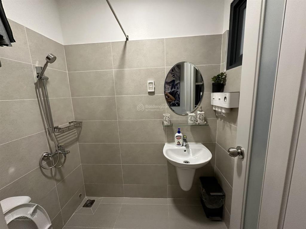 Chính chủ gửi bán căn góc lầu 18 view đẹp, tawngj nội thất cao cấp với 3 phòng ngủ kề cổng chào bd