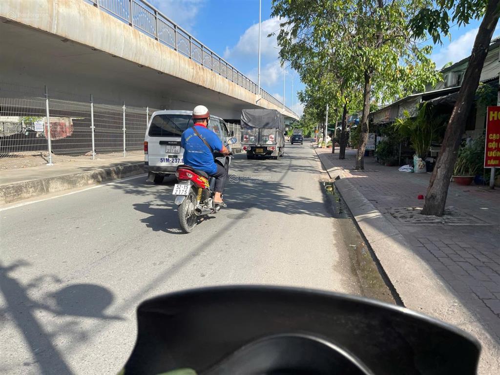 Chính chủ gửi bán lô biệt thự ngang 8,2 nở hậu, thổ cư gần sông sài gòn, cầu phú long, ql 13
