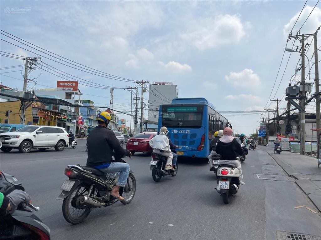 Lô đất mặt tiền đường nhựa 766 quốc lộ 13, hiệp bình, thủ đức, sổ hồng riêng, xây tự do, kề sông sg