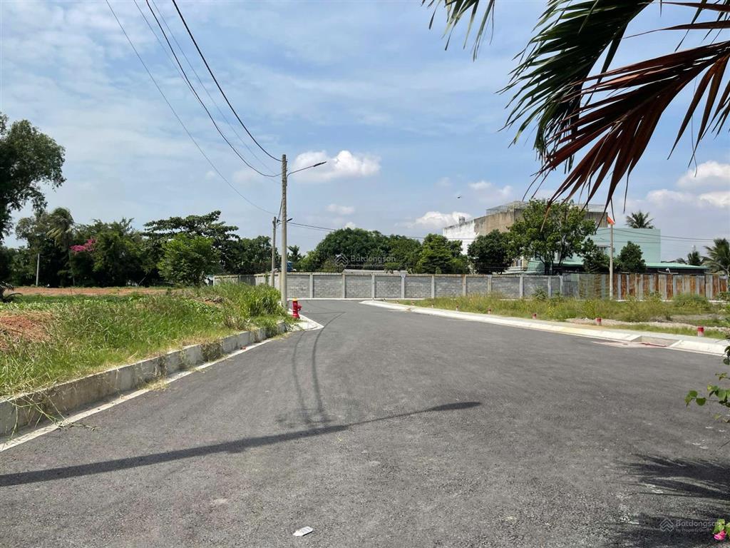 Lô đất mặt tiền đường nhựa 766 quốc lộ 13, hiệp bình, thủ đức, sổ hồng riêng, xây tự do, kề sông sg