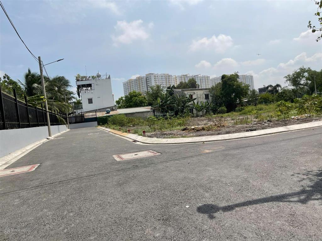 Lô đất mặt tiền đường nhựa 766 quốc lộ 13, hiệp bình, thủ đức, sổ hồng riêng, xây tự do, kề sông sg