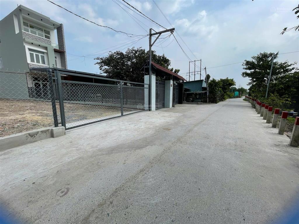 Lô đất có sẵn 2 căn nhà ngang 10,5m đường xe tải lớn mặt sông sài gòn giá chỉ 20 triệu/m2