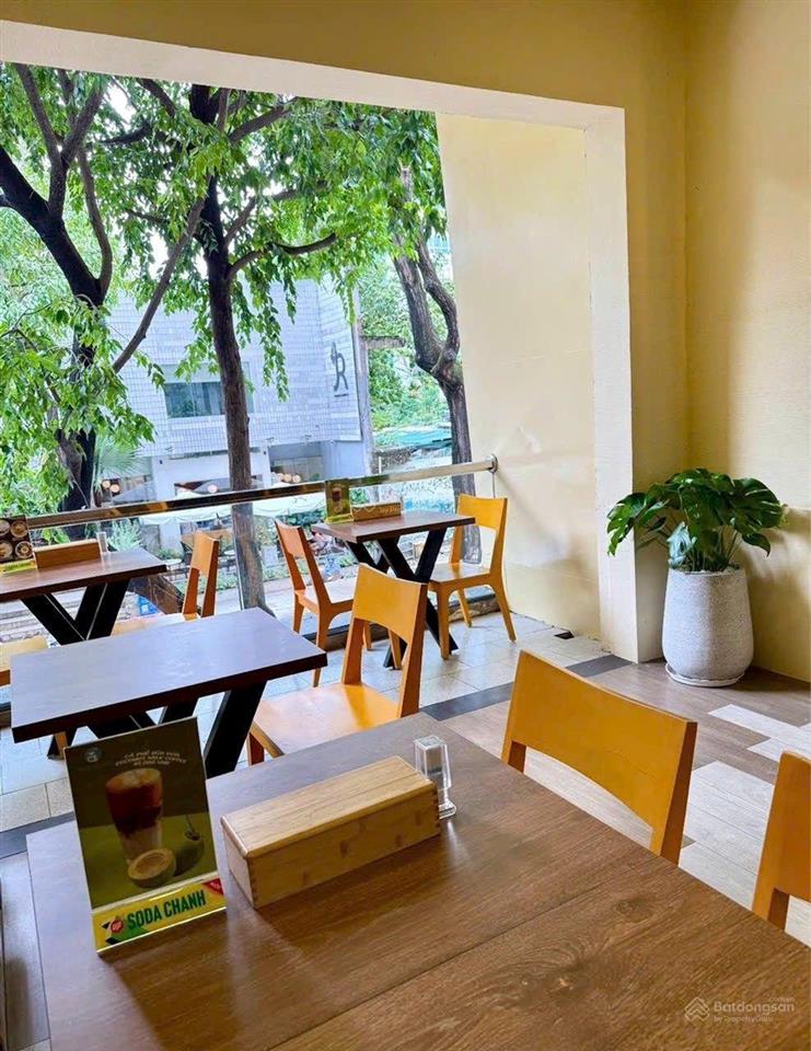 Quận 1bán nhà 2 tầng mặt tiền hồ tùng mậudt 4m*18m vuông vứchdt thuê sẵn 120tr/thgiá trị hiếm